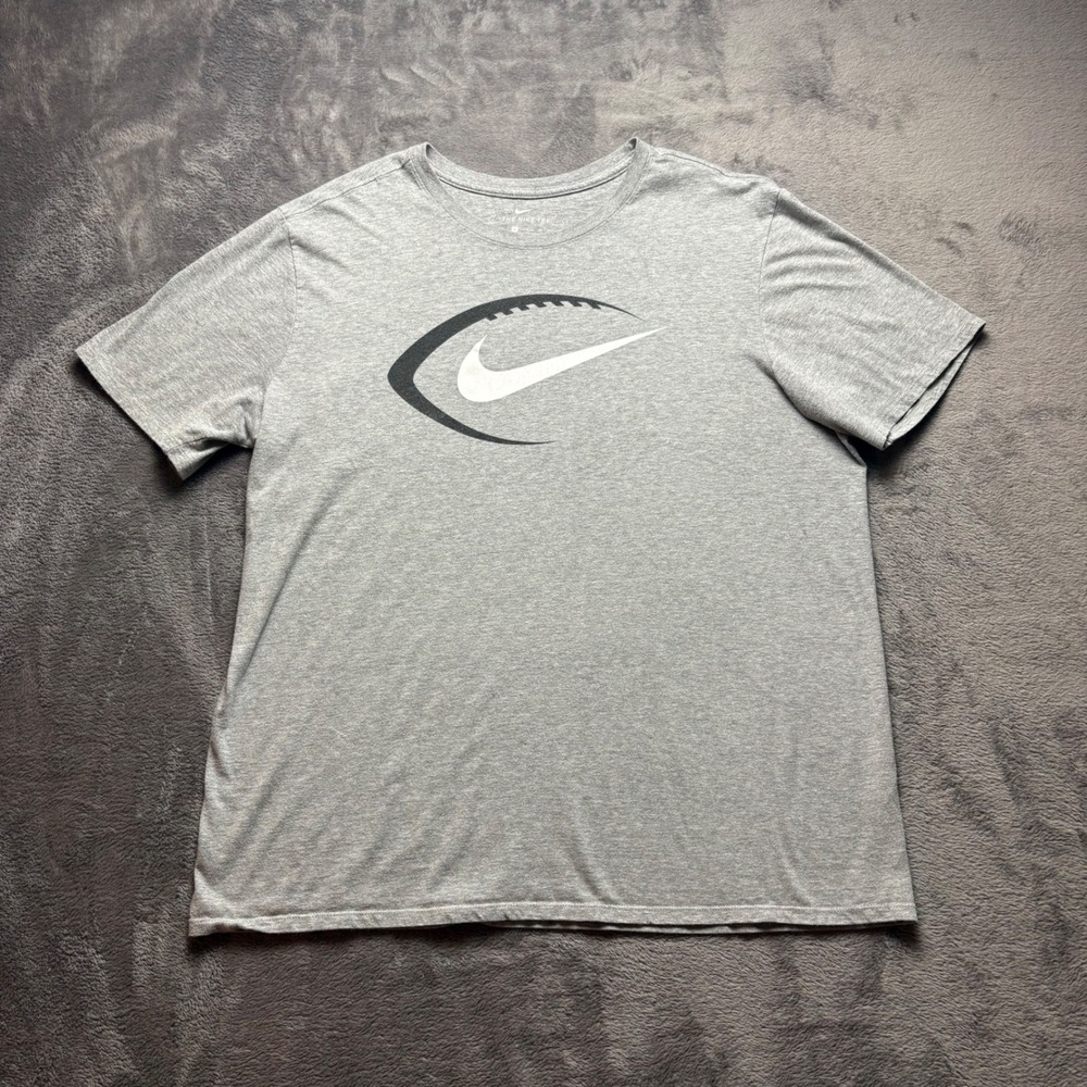 Nike T-Shirt Mens XL Gray Football Graphic Swoosh Athletic Cut Short Sleeve Tee